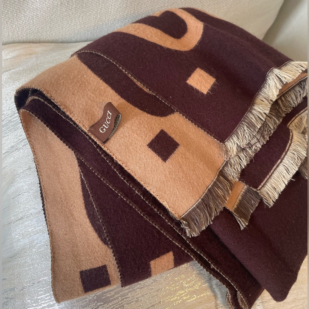 Gucci wool shawl scarf logo two-sided